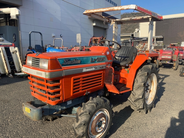 Tractors KUBOTA L1-205D - FARM MART