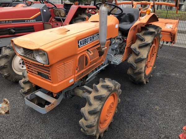 Tractors KUBOTA L2201DT - FARM MART