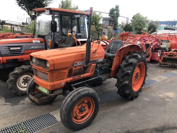 Tractors KUBOTA L3001 - FARM MART