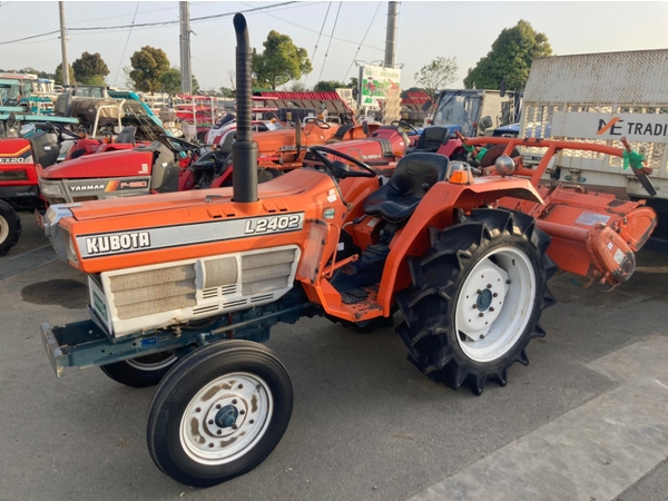 クボタ L2402 トラクター588時間 24馬力 クボタのトラクター・L2402 2駆を買取して来ました（大仙市協和