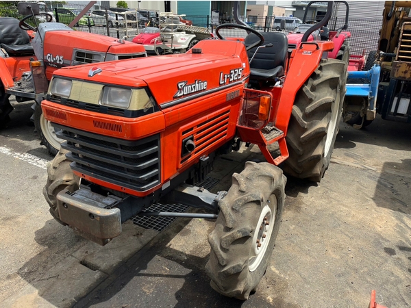 Tractors KUBOTA L1-325D - FARM MART