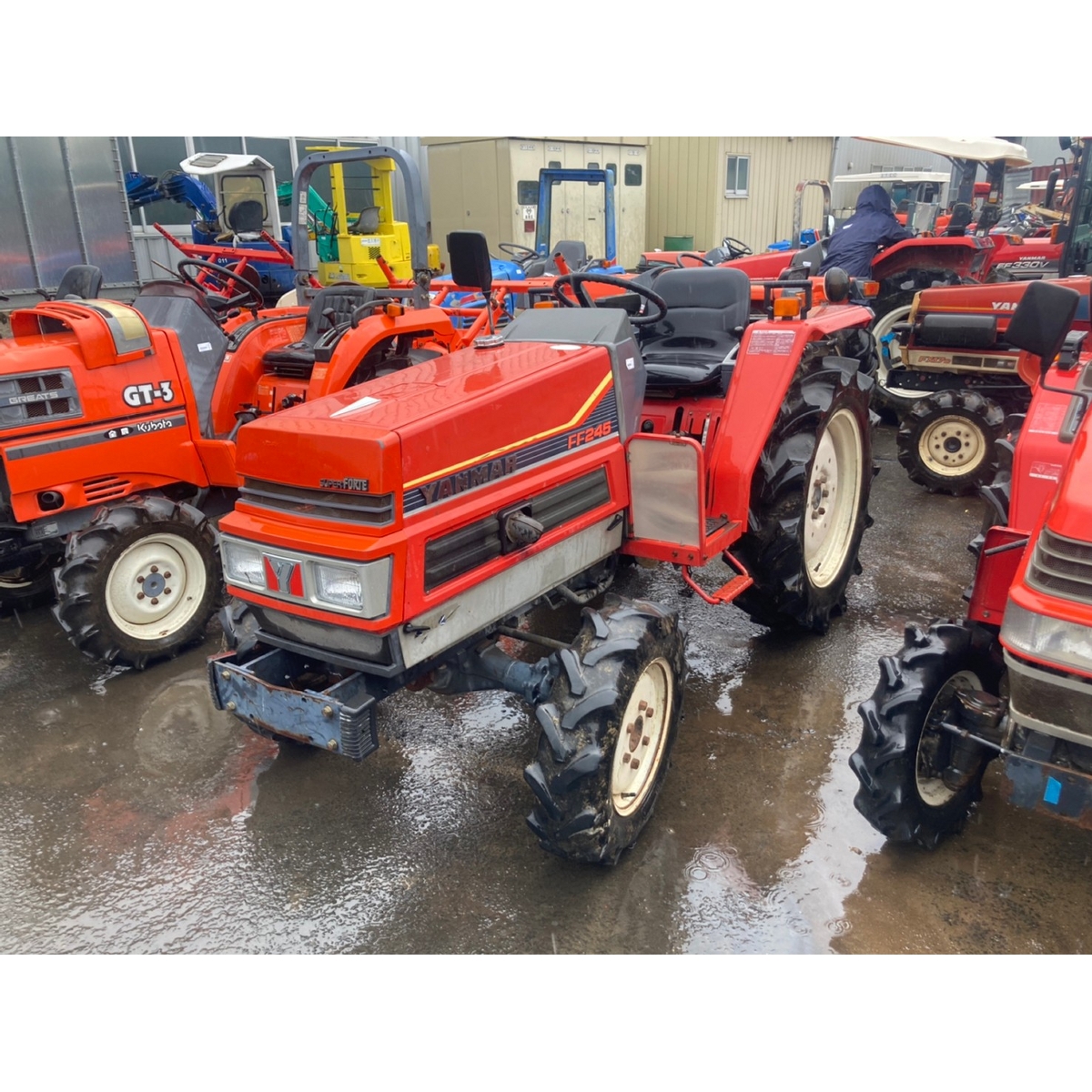 SOLD OUT】ヤンマ トラクター FF245 24馬力 パワステ 4WD バイザー