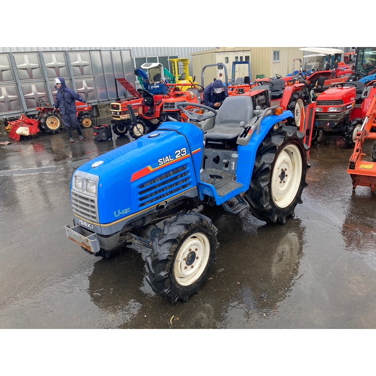 【SOLD OUT】イセキ トラクター TF23F 23馬力 SIAL23 シアル 4WD 自動水平 デフロック【清掃・整備済】【農機具でっく】【福岡】【トラクター】 イセキ トラクター TF223F-UQ シアル223 22馬力 564時間 自動水平