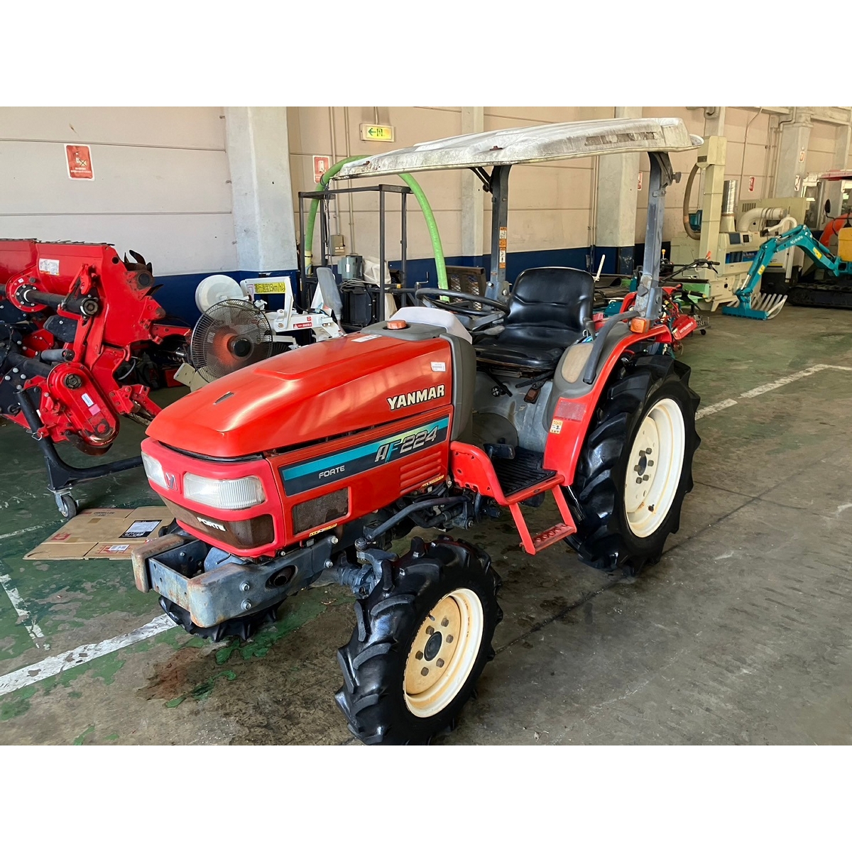 Yanmar F220 トラクター 赤 YANMAR-F2201-trakter.com-05.jpg