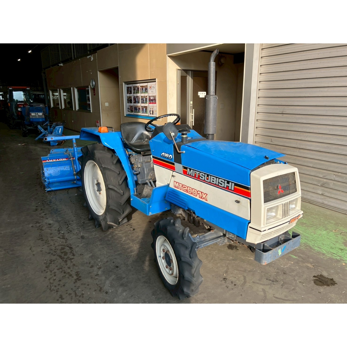 MITSUBISHI MT2000 青色トラクター二駆‼️ Tractors MITSUBISHI MT2001D - FARM MART