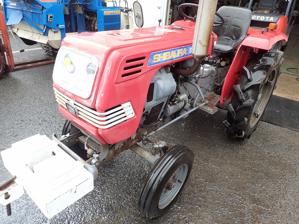 Tractors SHIBAURA SD1800S - FARM MART SHIBAURA SD1840赤い
