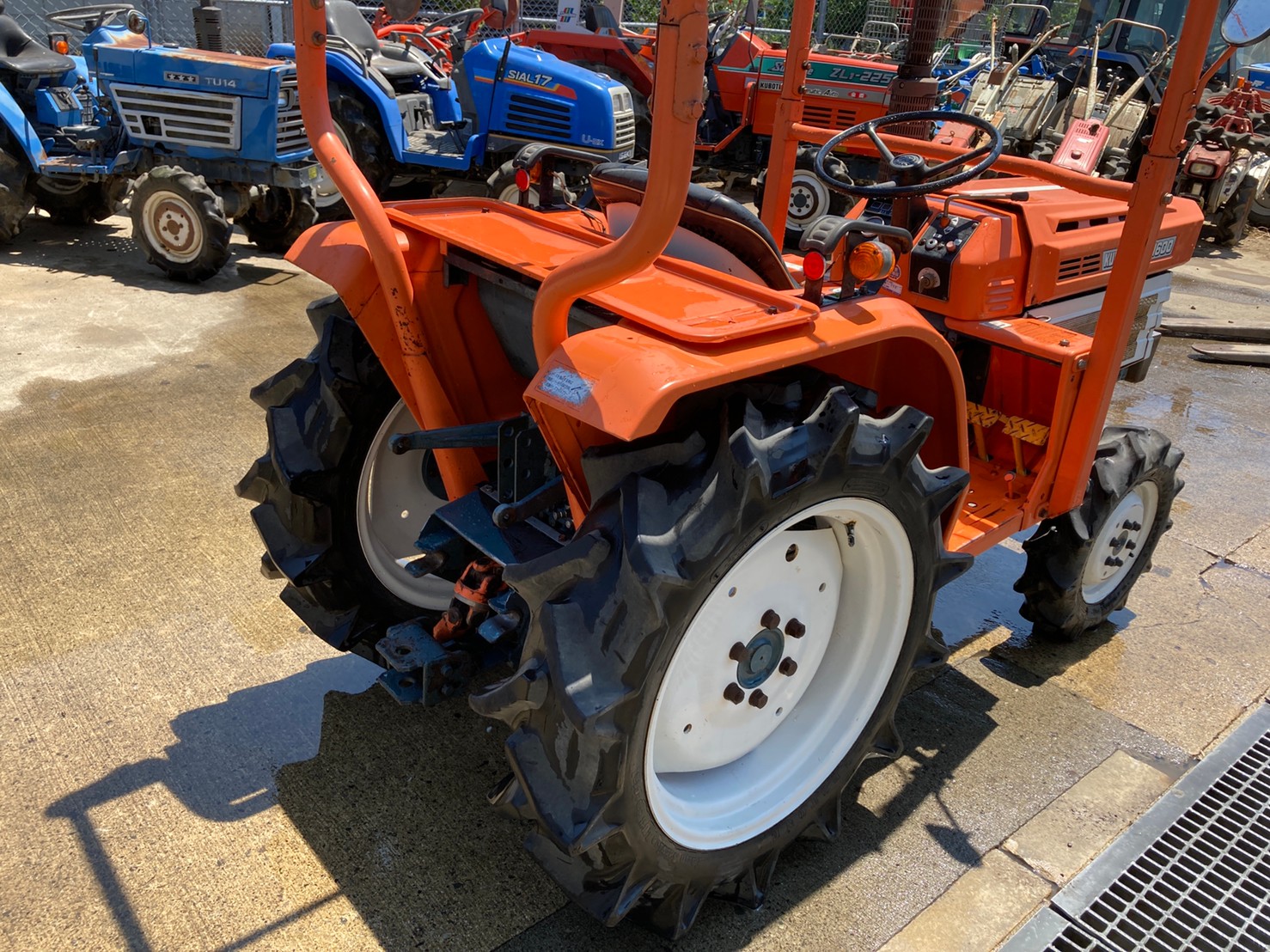 Tractors KUBOTA B1600D - FARM MART