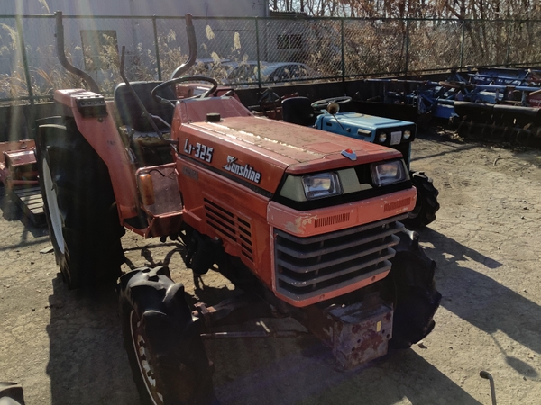 Tractors KUBOTA L1-325D - FARM MART