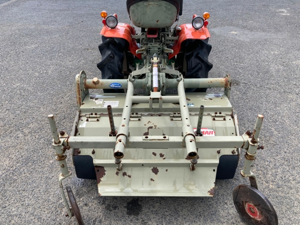 ヤンマー YM1301D ディーゼルトラクター 1980年運輸省型式認定ヤンマーYM1301D「朝1分の農機考古学