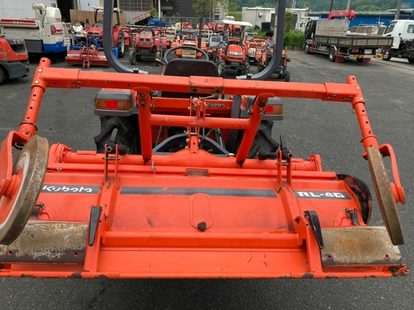 Kubota トラクターGrandel GL240 ＋kubotロータリーRL4 KUBOTA-GL2401-trakter.com-01.jpg
