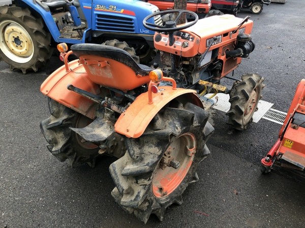 KUBOTA B7001E トラクター Tractors KUBOTA B7001D - FARM MART
