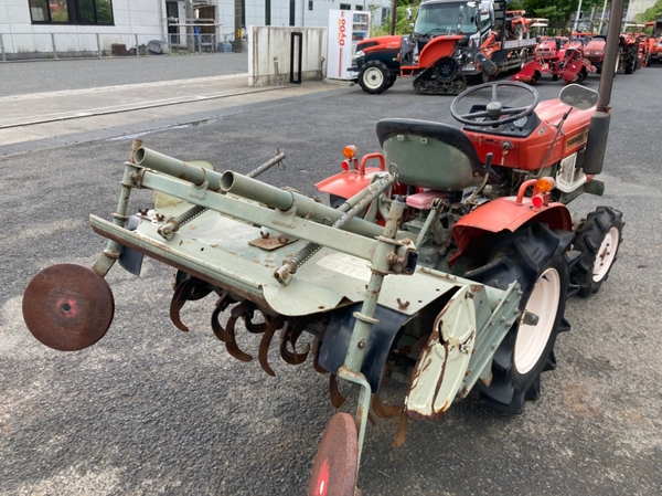 ヤンマー YM1301D ディーゼルトラクター Tractors YANMAR YM1301D - FARM MART