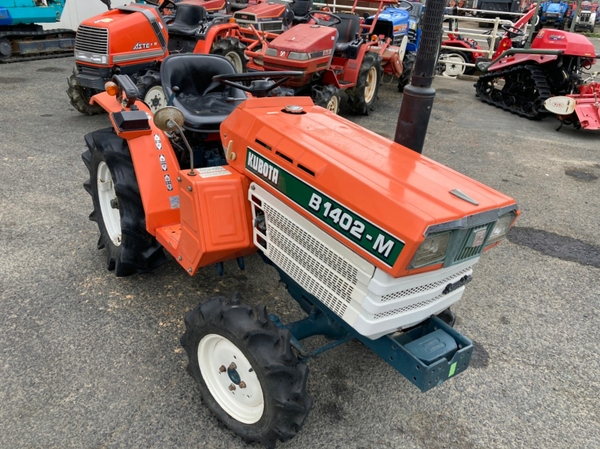 Tractors KUBOTA B1402M - FARM MART