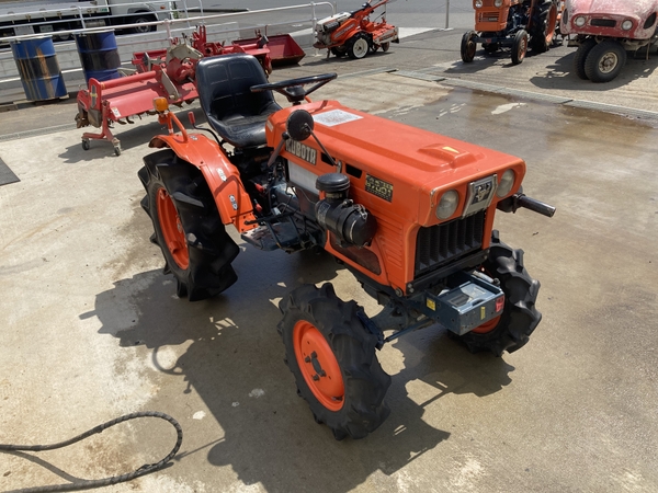 Tractors KUBOTA B7001D - FARM MART
