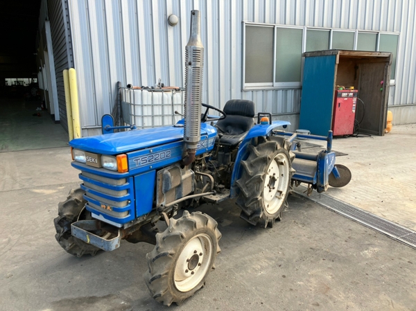 Tractors ISEKI TS2202LF - FARM MART