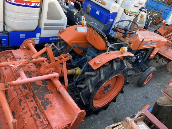 Tractors KUBOTA L2201 - FARM MART