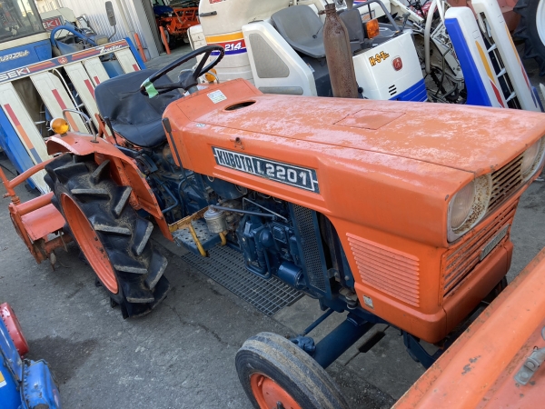 Tractors KUBOTA L2201 - FARM MART