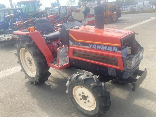 Yanmar F220 トラクター 赤 YANMAR F220 4WD FRONT LOADER
