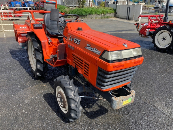 Sunshine L1-195 トラクター 赤 KUBOTA-L1-195-trakter.com-02.jpg