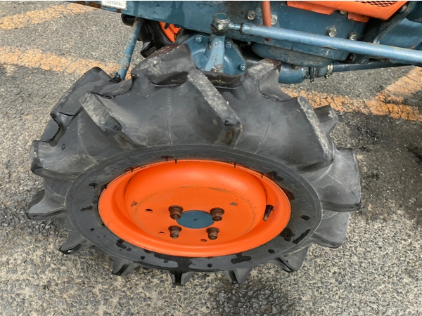 クボタ　B7001E KUBOTA-B7001-trakter.com-01.jpg