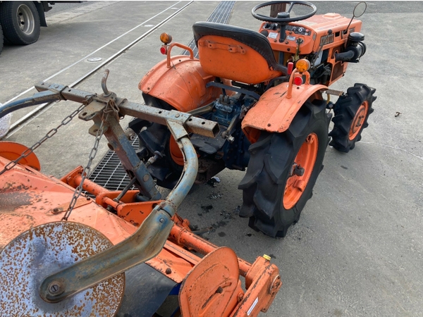 Fiche Technique Kubota B7001