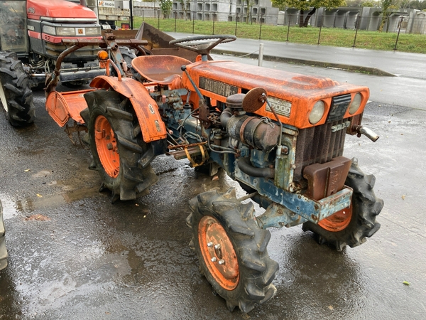 中古】クボタ トラクター B7000 4WD 中古 実働 美品 の落札情報