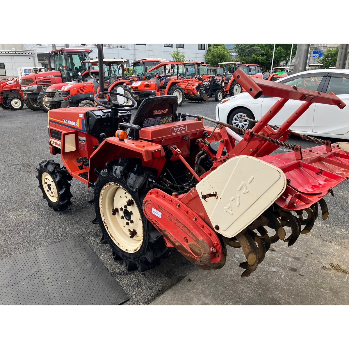 【SOLD OUT】ヤンマー　トラクター　F16D　571時間　4WD　ハロー付 Tractors YANMAR F16D - FARM MART