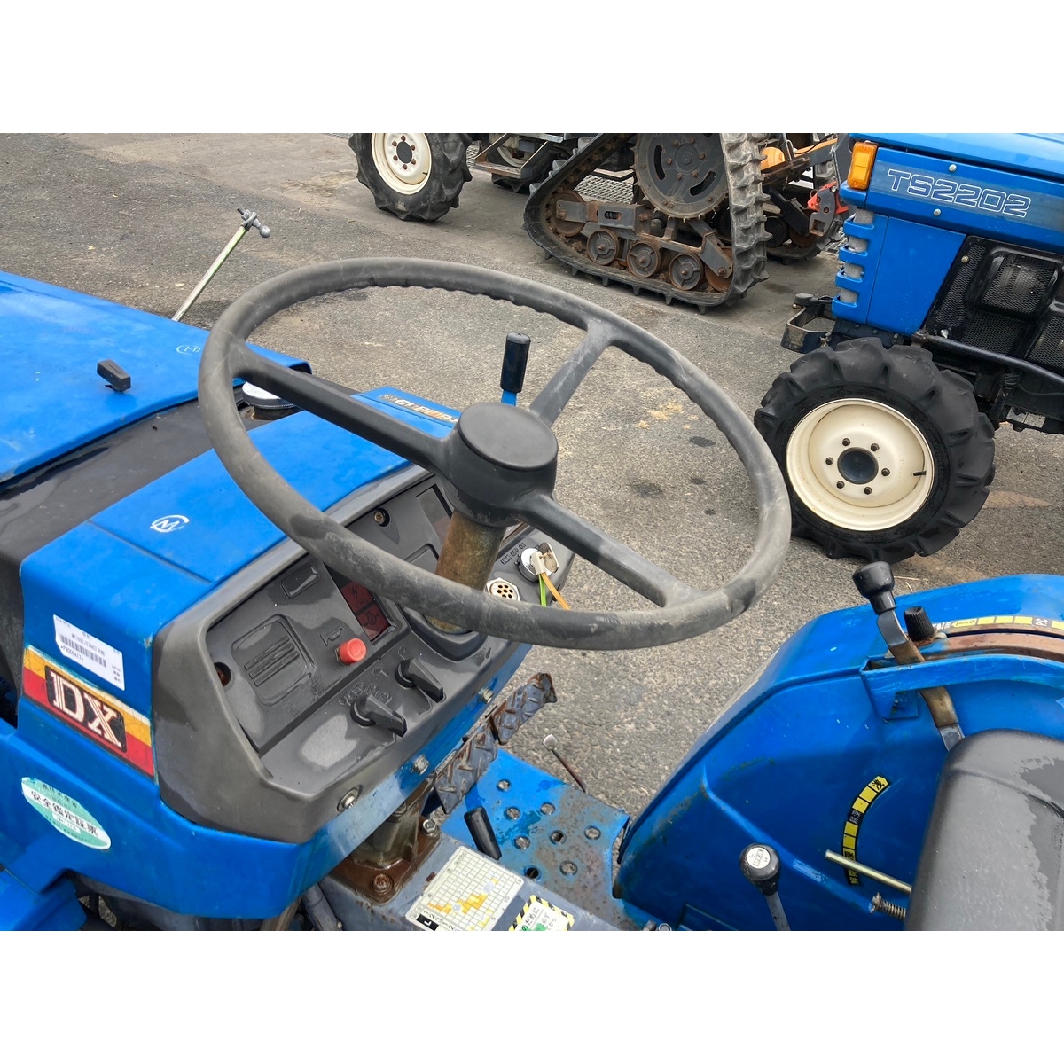 三菱 トラクター MT1601D DX NEW マイサン 16馬力 950時間
 4WD/2WDディーゼルエンジン ワンオーナー 三菱トラクターNewマイサン MT1601D 16馬力 実働 1337時間 ワン