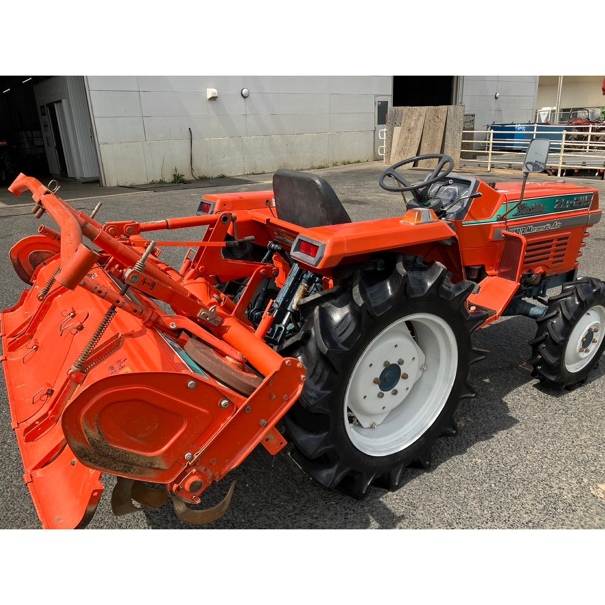 Yahoo!オークション - 熊本発 クボタ トラクター L1-245 4WD