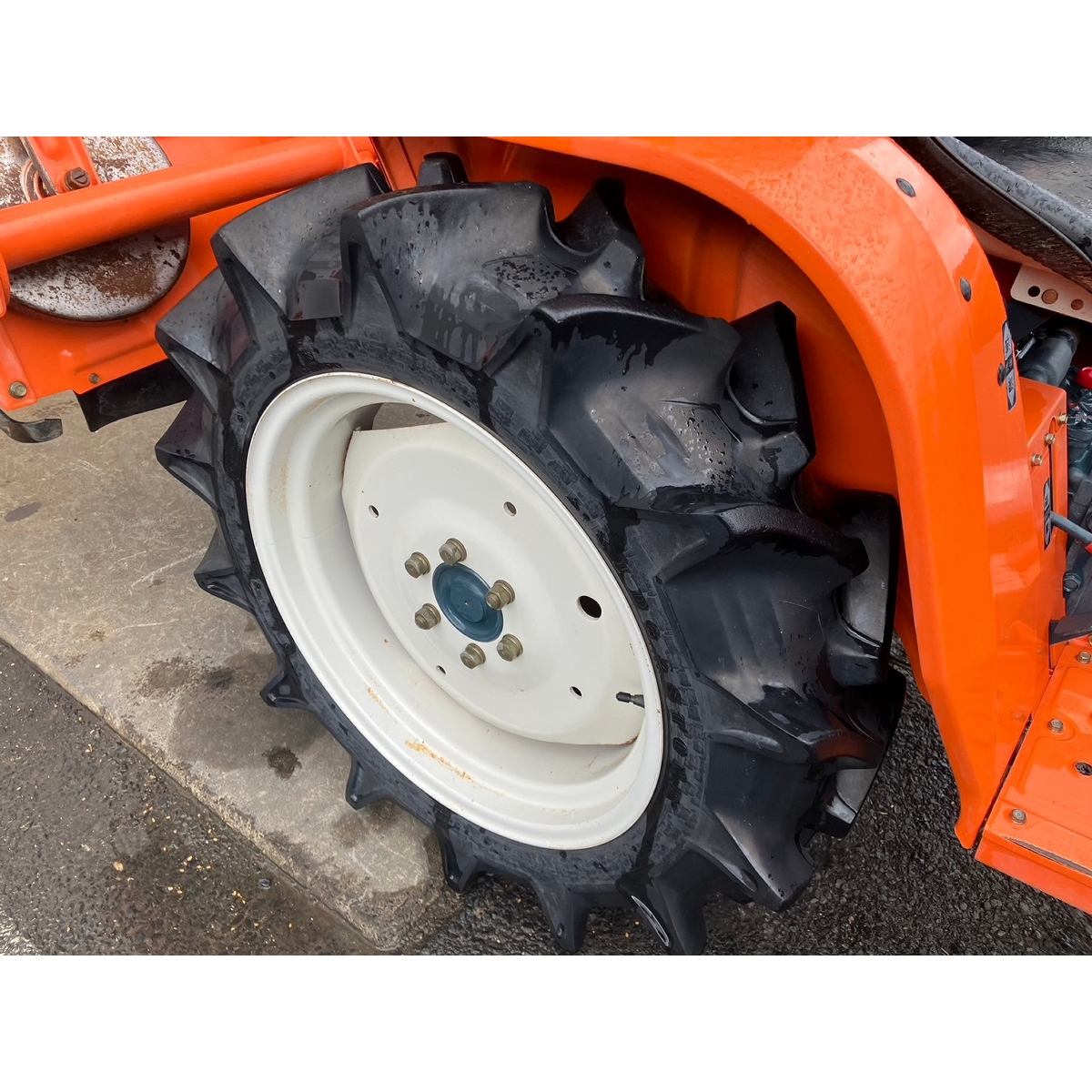 Tractors KUBOTA B1702 - FARM MART