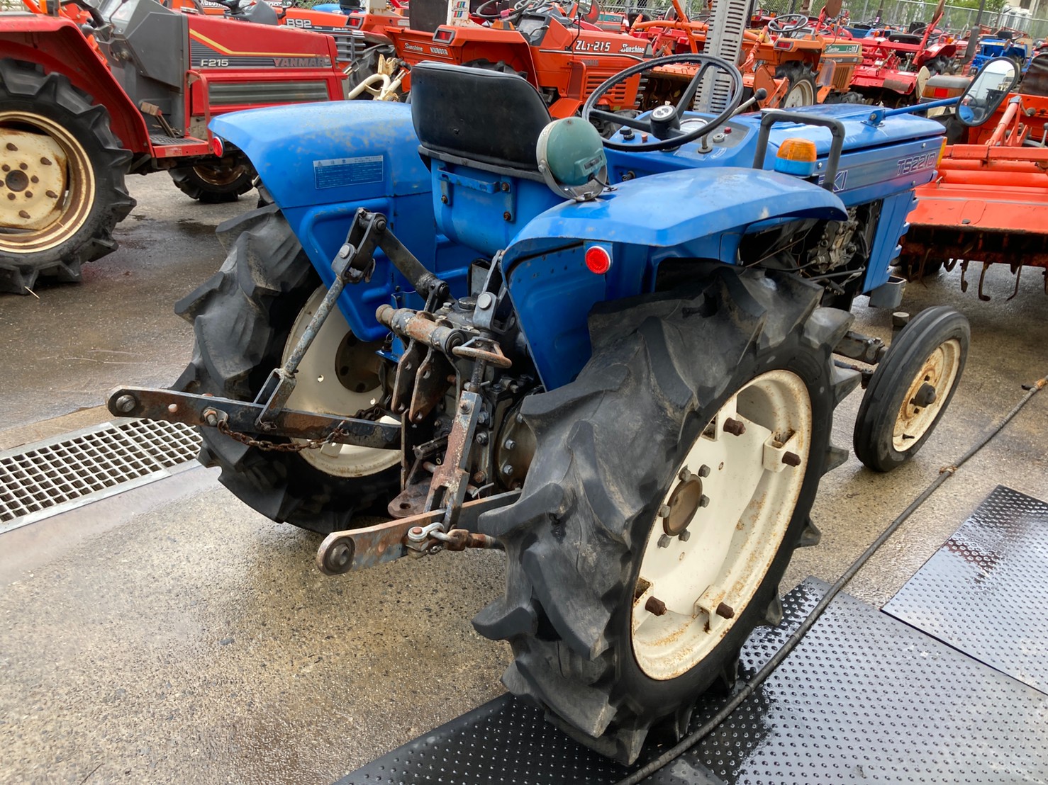 Tractors ISEKI TS2210S - FARM MART