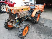KUBOTA トラクター B7000D