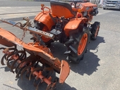KUBOTA トラクター B7001D