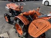 KUBOTA トラクター B7000D