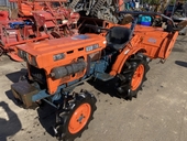 KUBOTA トラクター B7001D