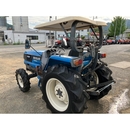 NEW HOLLAND トラクター 