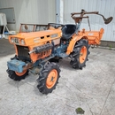 KUBOTA トラクター B7001