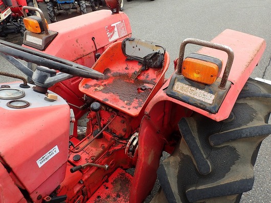 ISEKI トラクター TS2800S