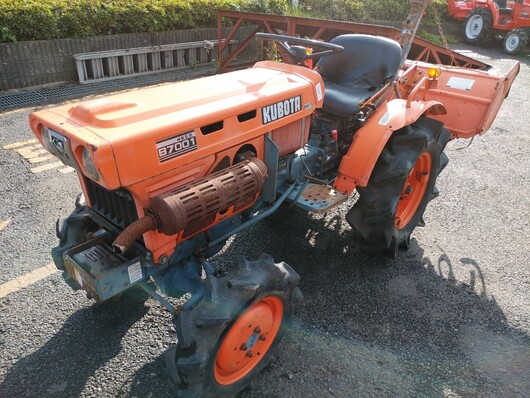 KUBOTA トラクター B7001D