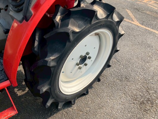 YANMAR トラクター F180D