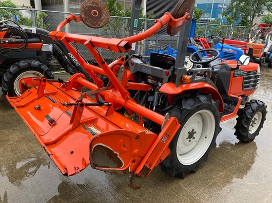 KUBOTA トラクター B92