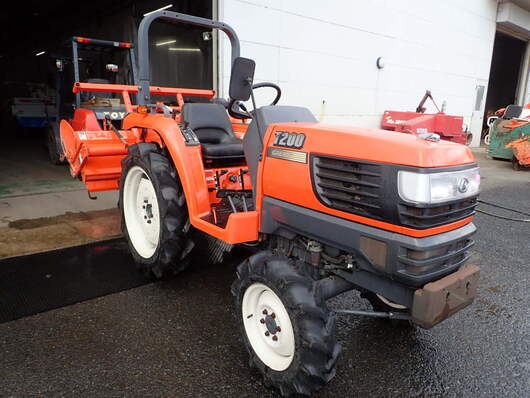 KUBOTA トラクター T200