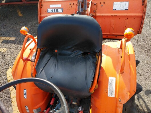 KUBOTA トラクター B7001D
