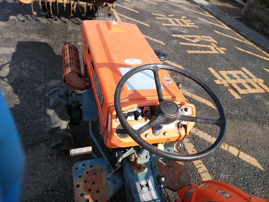 KUBOTA トラクター B7001D