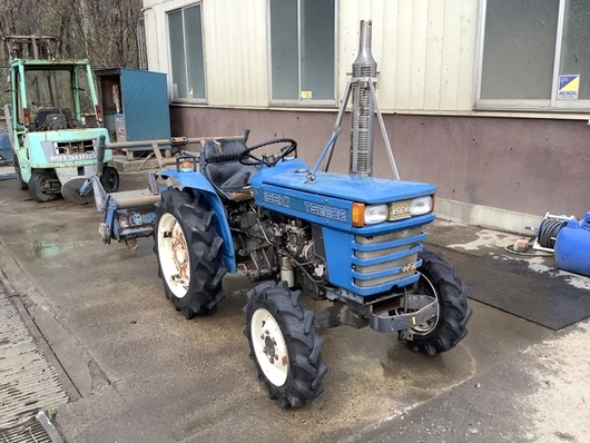 ISEKI トラクター TS2202F