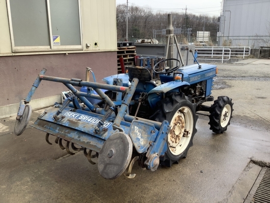 ISEKI トラクター TS2202F