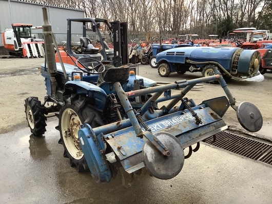 ISEKI トラクター TS2202F