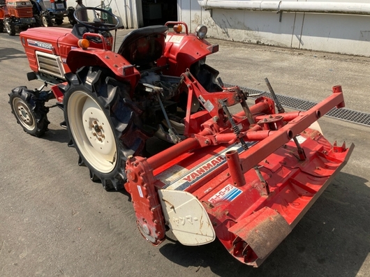 YANMAR トラクター YM1820D
