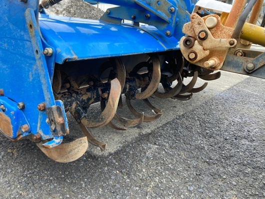 ISEKI トラクター TS2510F