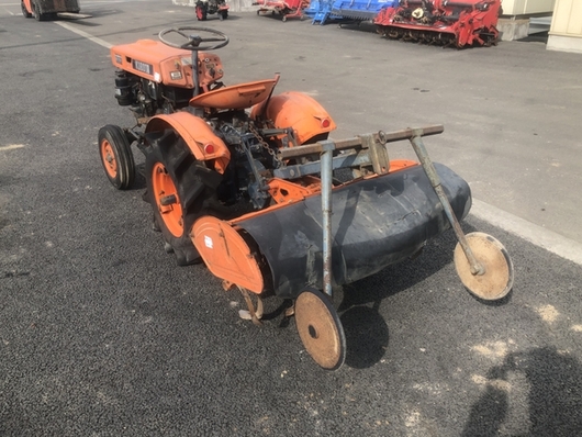 KUBOTA トラクター B6000